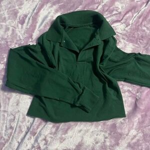 Nicely hand cropped Medium y2k esque Dark Green long sleeve tshirt